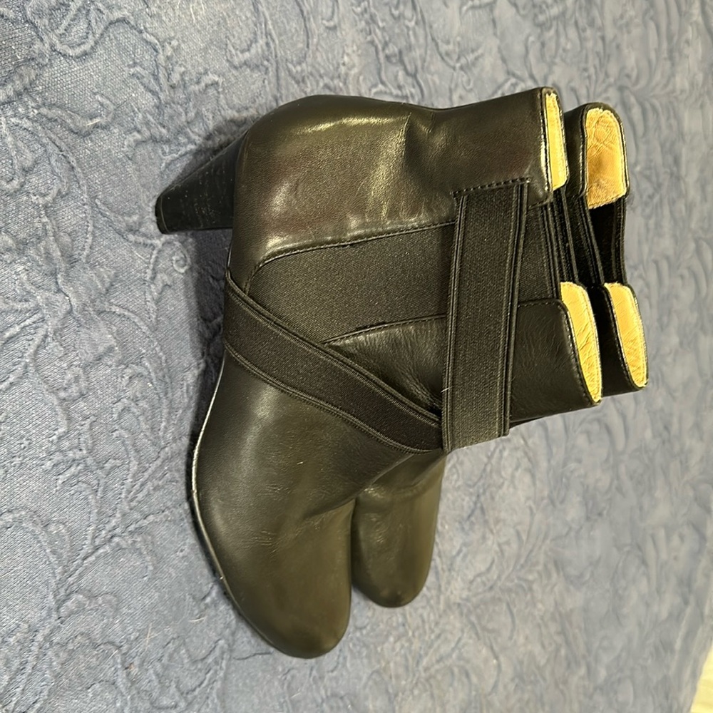 COLE HAAN BOOTIES